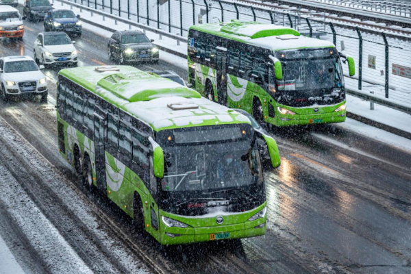 春運(yùn)啟航  路遠(yuǎn)情長(zhǎng)｜歐輝客車給平安春運(yùn)一個(gè)溫暖答卷