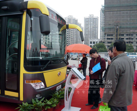 安凱攜12米純電動(dòng)公交車亮相安徽新能源車展