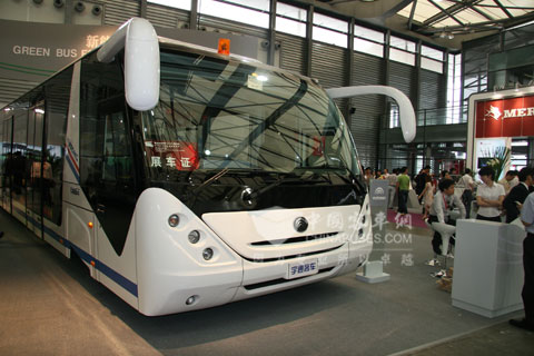 宇通機(jī)場擺渡車全新亮相
