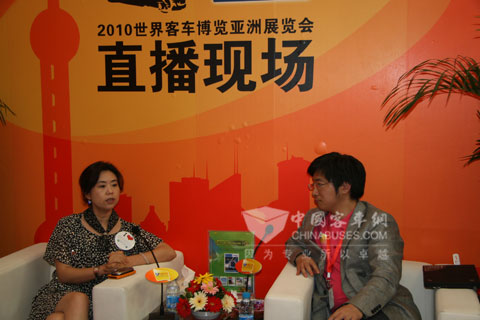 上海萬耀企龍副總經(jīng)理胡宇紅做客客車網(wǎng)直播間
