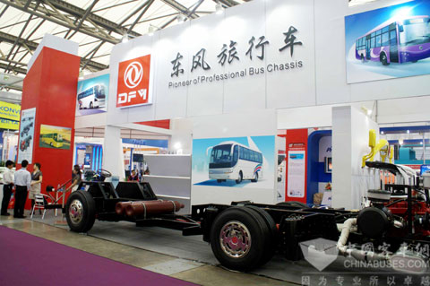 2010上海客車展東風(fēng)旅行車展臺(tái)