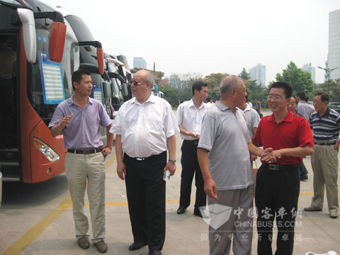 中通客車(chē)：節(jié)能減排客貨名優(yōu)車(chē)輛展上受關(guān)注