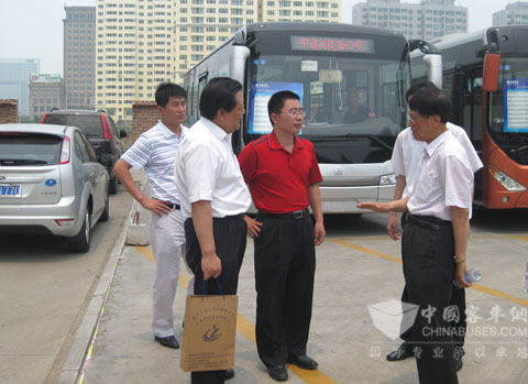 中通客車(chē)：節(jié)能減排客貨名優(yōu)車(chē)輛展上受關(guān)注