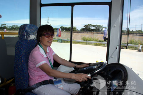 大金龍與艾里遜聯(lián)合舉行自動變速箱技術體驗