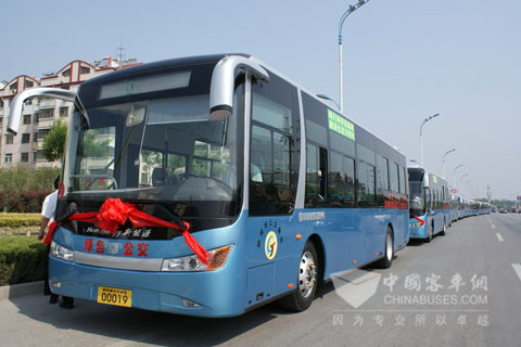 經過多次示范后，30輛新能源客車投入運營，“十一”前，還將有20輛城際公交投放運營