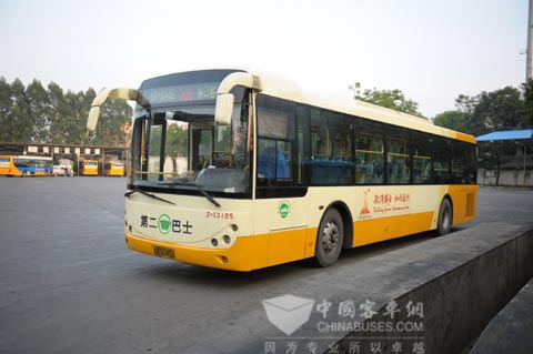 正在等待檢測(cè)的亞運(yùn)服務(wù)海格公交車