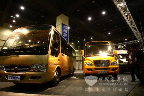 宇通展臺吸引了客戶的目光