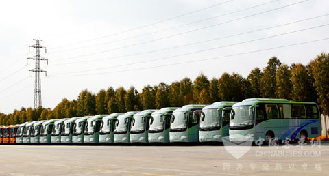 20輛金旅XML6807中型豪華客車(chē)整裝待發(fā)