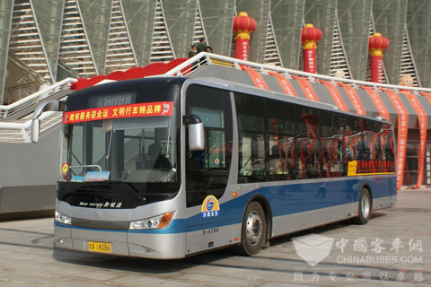 參與全運(yùn)服務(wù)的中通混合動力公交