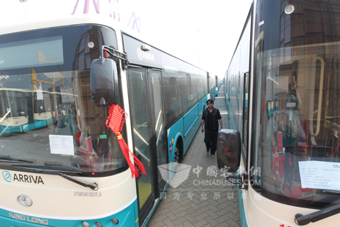 4月2日，交車儀式現(xiàn)場