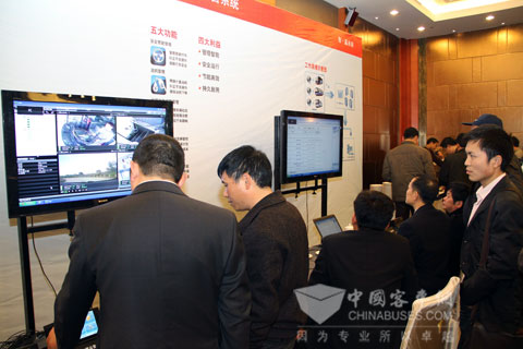 客運(yùn)企業(yè)領(lǐng)導(dǎo)認(rèn)真體驗(yàn)G-BOS