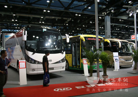 安凱客車三劍客齊亮相
