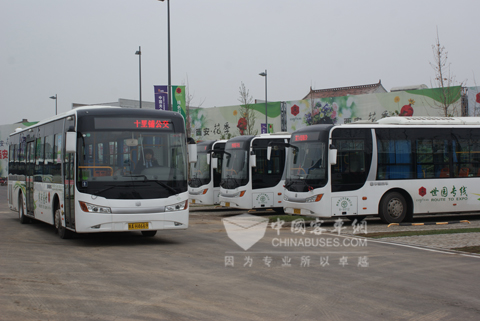 服務(wù)世園會的中通客車