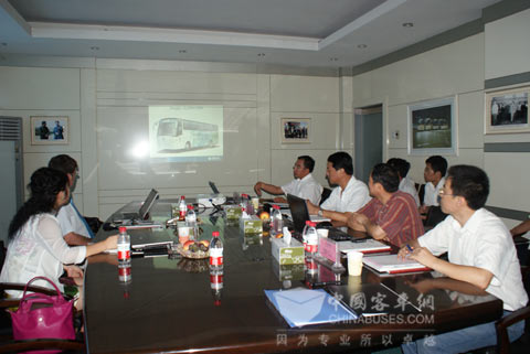 中通客車副總經(jīng)理于春印介紹中通幾年發(fā)展概況