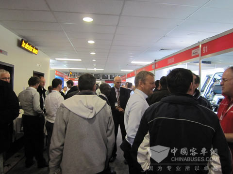 2011墨爾本客車展參觀者如潮