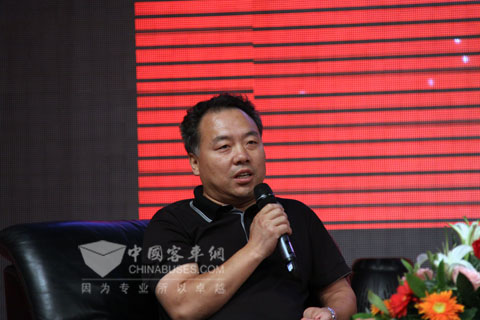 中國公路學(xué)會客車分會的佘振清