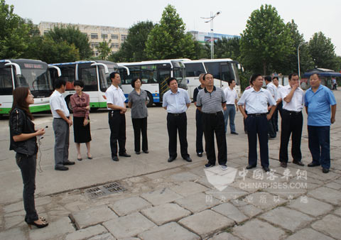 聊城市人大副主任郭秀華一行蒞臨中通客車