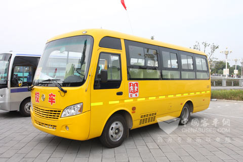 亞星校車