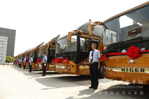 在蘇州無錫等地投運的海格LNG客車