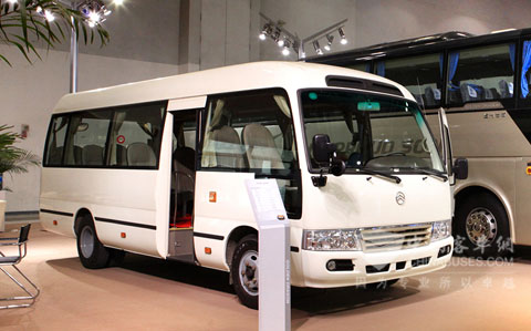 廈門金旅XML6700考斯特