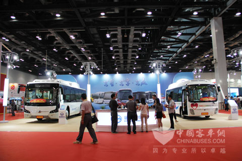 恒通客車攜兩款車亮相北京道路運(yùn)輸展