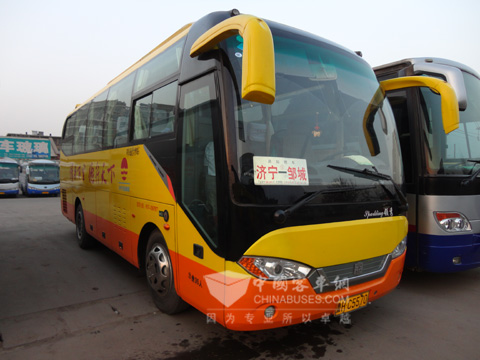 濟(jì)寧至鄒城線上的中通天然氣客車