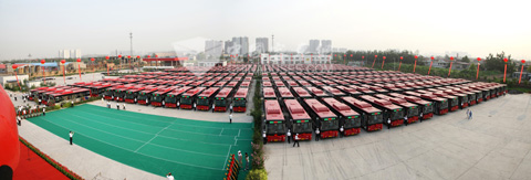 411輛天然氣空調(diào)公交車投入運(yùn)營啟動儀式