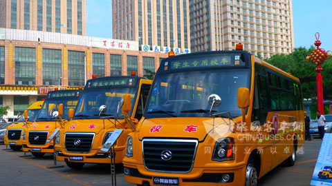 黃海助遼寧全面普及校車之路