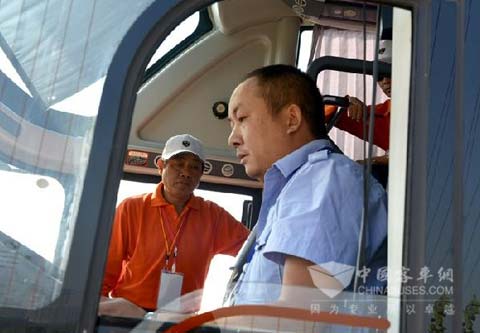 　參賽選手表示龍翼是安全節(jié)能兩手抓