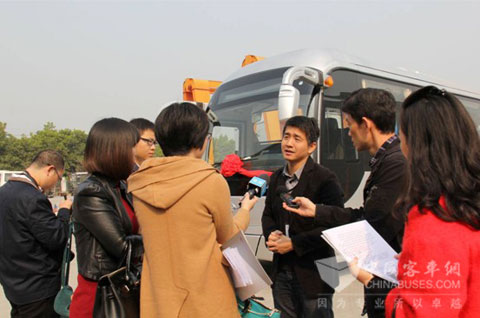 　陳曉冰博士現(xiàn)場(chǎng)講解XMQ6110C多項(xiàng)技術(shù)亮點(diǎn)