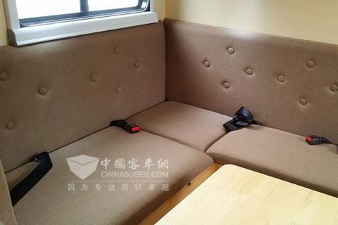 自主創(chuàng)新設(shè)計(jì)的環(huán)形沙發(fā)