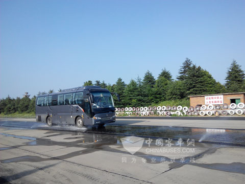 中通LCK6935H ECE R13 ABS低附路制動(dòng)測試.jpg