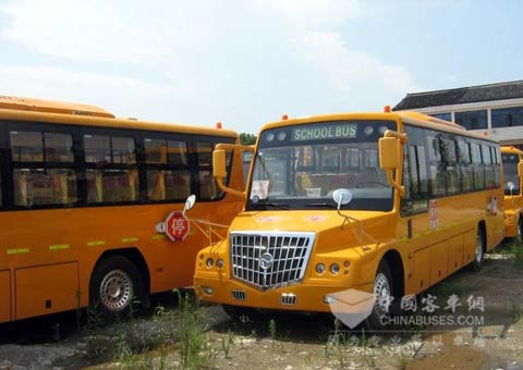 校車閑置，因市場調(diào)研不足？