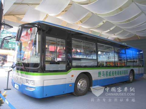 亮相西博會的野馬SQJ6111B1CH純電動客車