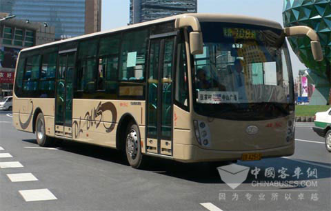 搭載道依茨大柴發(fā)動機(jī)的大連公交車