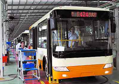 漳州金龍客車有限公司首期工程試投產(chǎn)