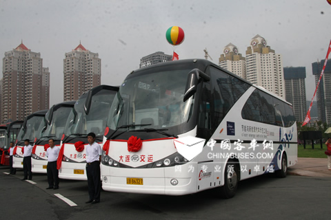 服務(wù)達沃斯論壇的純電動客車