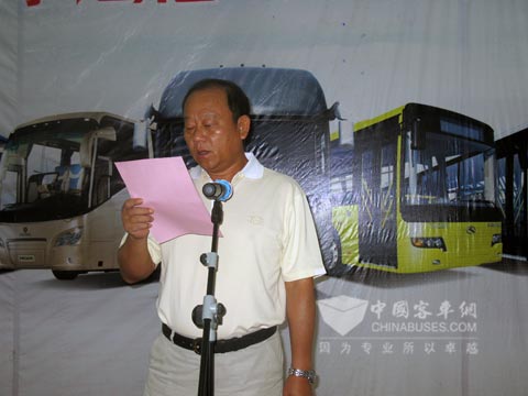 西雙版納州旅游客運(yùn)公司總經(jīng)理朱雨田