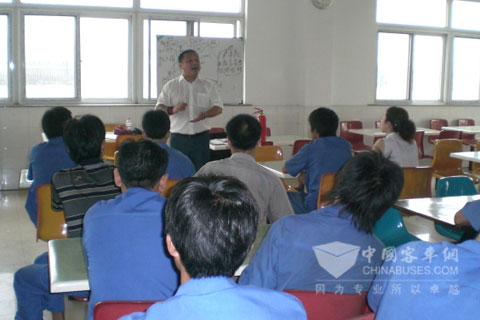 常隆客車員工培訓(xùn)