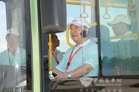 自動變速箱從容地駕馭