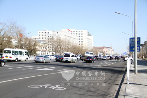 新月聯(lián)合保障2011全國兩會