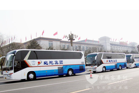 北京街頭雄壯威武的“龍威”車隊