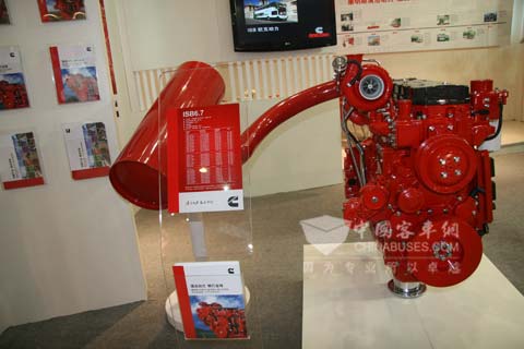 康明斯ISB6.7發(fā)動機圖片