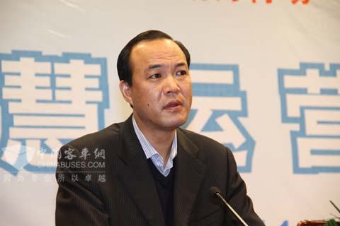 貴州省遵義汽車運(yùn)輸集團(tuán)有限公司董事長簡書剛先生發(fā)言