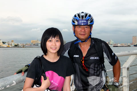 單車(chē)環(huán)臺(tái)之旅吸引了大批臺(tái)灣青年學(xué)生的關(guān)注