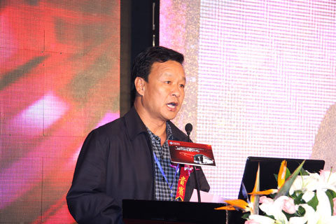 鄂爾多斯汽運董事長柳永林代表用戶發(fā)表對亞星的看法