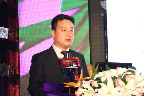 亞星客車執(zhí)行總經(jīng)理吳永松致辭