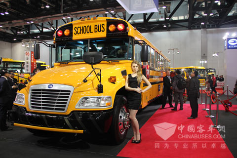 藍(lán)鳥校車展臺(tái)