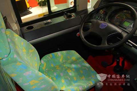 申龍校車駕駛室