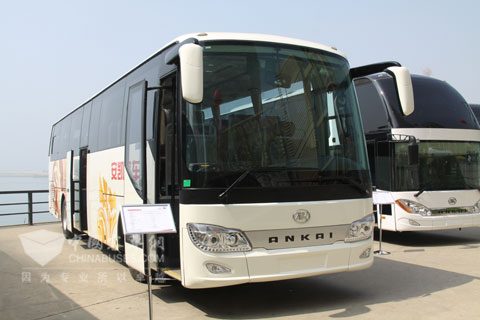 安凱高端旅游客車